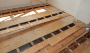 Some companies have been known to water down their chemicals to offer a cheap service or scrimp on treating all the timbers. Unsurprisingly these companies are usually go out of business within a few years making any guarantee given worthless. Here you can see the timbers are lifted to treat all the timbers.